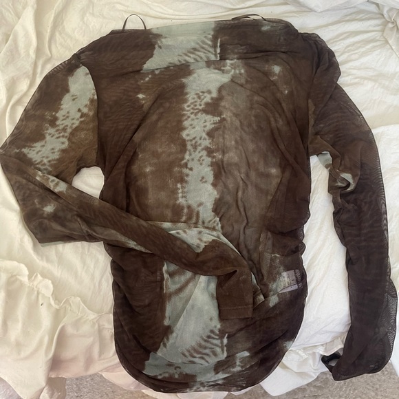 Brown and Creamy Tie-Dye Top - Picture 3 of 4